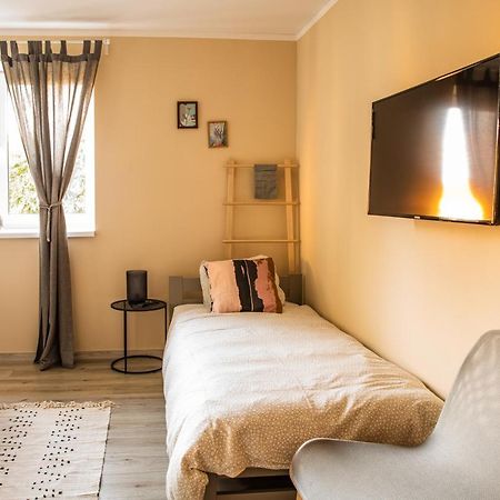 K-House Hotel Lipótszentmiklós Kültér fotó