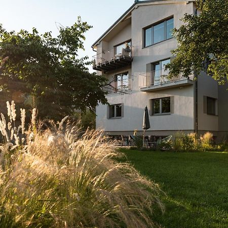 K-House Hotel Lipótszentmiklós Kültér fotó