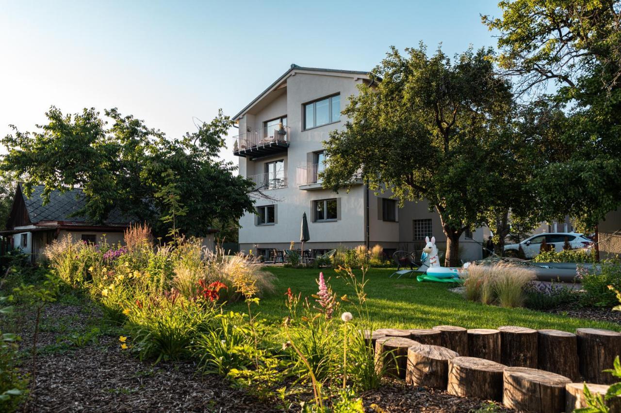 K-House Hotel Lipótszentmiklós Kültér fotó