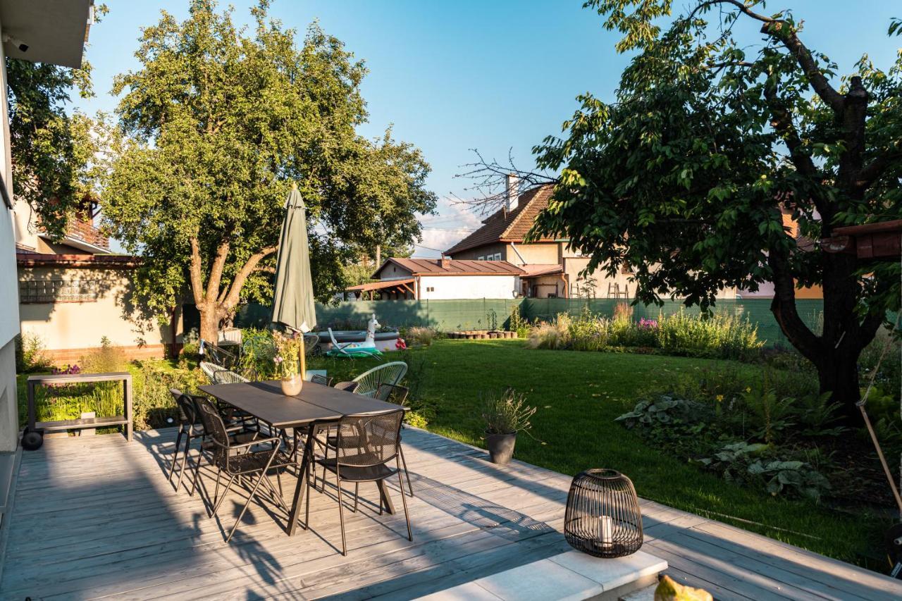 K-House Hotel Lipótszentmiklós Kültér fotó