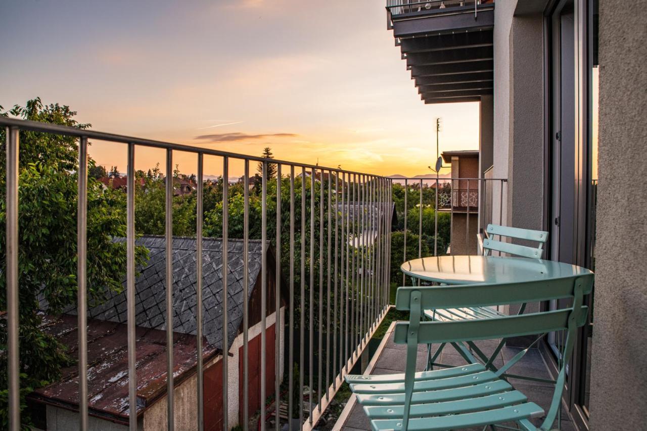 K-House Hotel Lipótszentmiklós Kültér fotó