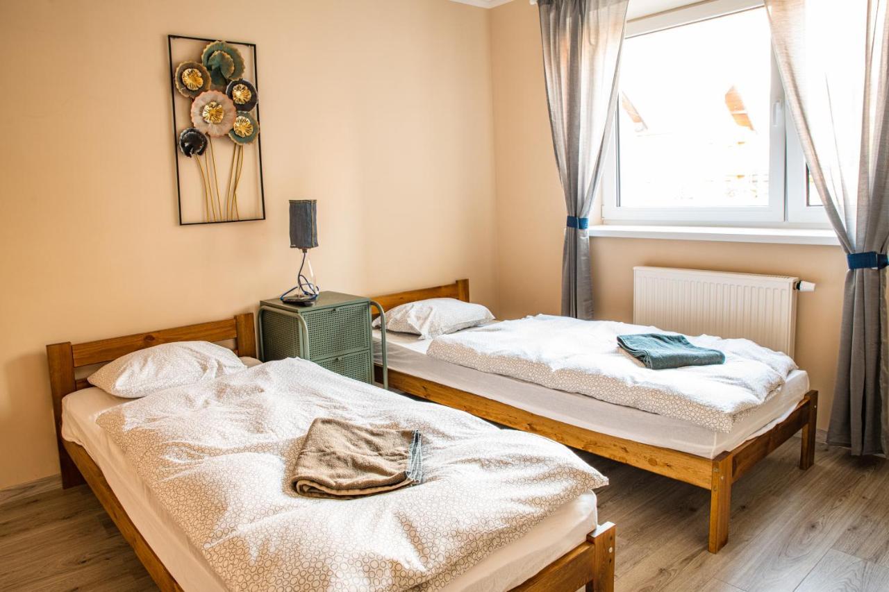 K-House Hotel Lipótszentmiklós Kültér fotó