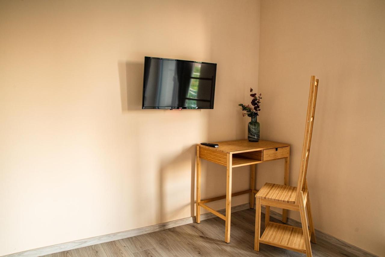 K-House Hotel Lipótszentmiklós Kültér fotó